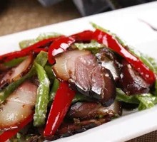 Sichuan-Style Stir-Fried腊肉
