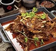 Charcoal-Grilled Lamb Spine