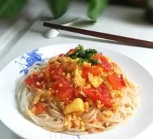 Tomato and Egg Noodles