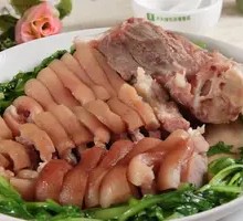 Salted Pork Knuckle with Pepper
