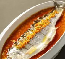 Sauce Pepper Steamed Big White Fish