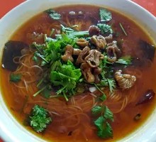Braised Pork Intestines with Rice Noodles