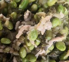 Mao Dou Salted Vegetable Noodle with Shredded Pork