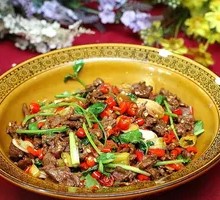 Stir-Fried Beef with Yellow Onion