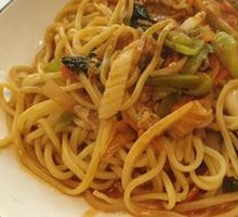 Tomato Beef Stir-Fried Noodles
