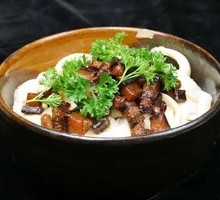 Beef Stir-Fried Knife-Cut Noodles