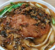 Sour Cabbage Beef Knife-Shaved Noodles