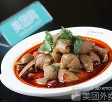 Braised Pork Intestine Rice Noodles in Clay Pot