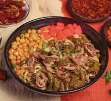 Spicy Chicken Offal Rice Noodles in Clay Pot