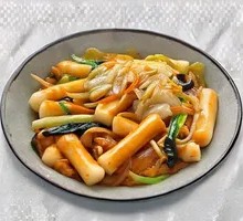 Stir-Fried Rice Noodles with Three Fresh Ingredients