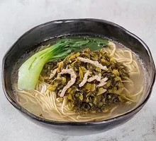 Pickled Cabbage and Pork Noodles