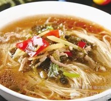 Snow Cabbage Shredded Pork Rice Noodles