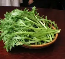 Chinese chrysanthemum greens