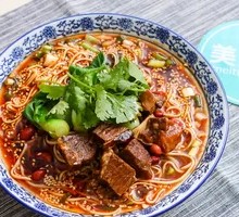 Old Jar Sichuan-style Pickled Cabbage Beef Noodles
