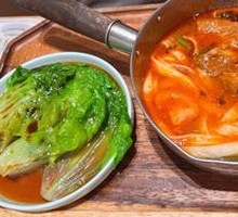 Tomato Snowflake Beef Brisket Rice Noodles