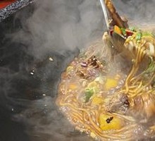 Stewed Goose in Iron Pot