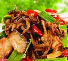 Smoked Bamboo Shoots with Preserved Pork