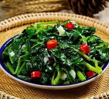 Spinach and Tofu Skin Stir-Fry