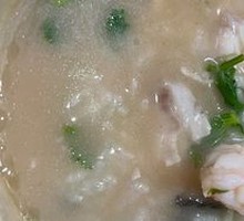 Fresh Shrimp, Fish, and Scallop Clay Pot Rice Porridge