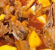 Stewed Goose in Iron Pot