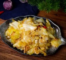 Spicy Pot-Braised Cabbage