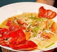 Steamed Persian Lobster with Garlic and Vermicelli