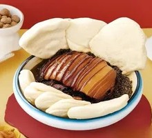 Preserved Vegetable Braised Pork in Flatbread