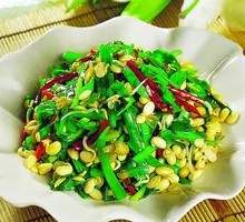 Stir-fried leek with bean sprouts