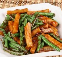 Drumstick Bean and Potato Stir-fry