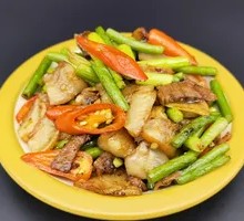 Garlic Shoot Pork Head Meat