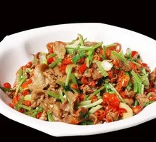 Rural Stir-Fried Pork with Rice in Clay Pot