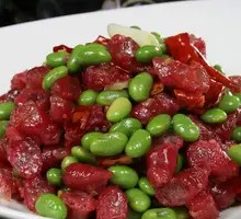 Braised Mung Bean with Sausage in Wooden Bucket Rice