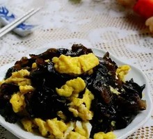 Wood Ear Mushroom Stir-Fried with Eggs