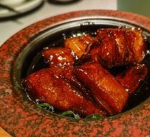 Sweet Rice Wine Steamed Bun with Braised Pork