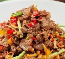Stir-Fried Beef with Yellow Onion