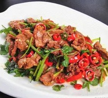 Stir-Fried Beef with Yellow Onion