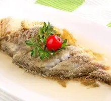 Stewed Yellow Croaker in Fragrant Wine Sauce