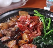 Braised Pork and Preserved Meat Claypot Rice