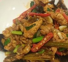Tea Oil Stir-Fried Chicken