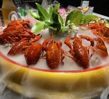 Chilled Plum-Flavored Lobster