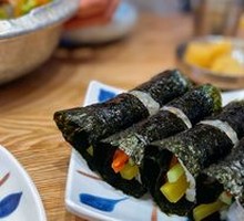 Kimchi Beef Seaweed Rice Roll