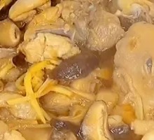 Stir-Fried Chicken with Mushrooms