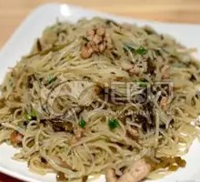 Snow Cabbage and Pork Stir-Fried Rice Noodles