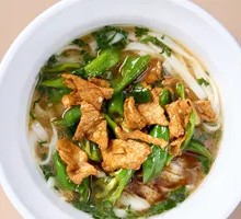 Spicy Pork with Chili on Rice Noodles