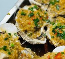 Steamed Oyster with Garlic and Vermicelli