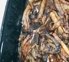 Sizzling Eel丝 with Sauce