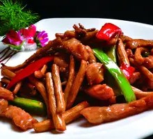 Stir-fried Beef with Tea Tree Mushrooms