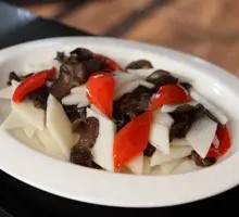 Stir-fried Yam with Black Wood Ear Mushrooms