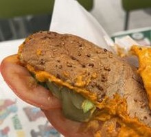 Aromatic Tuna Sandwich