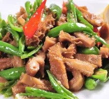 Green Pepper Stir-fried Beef Tripe